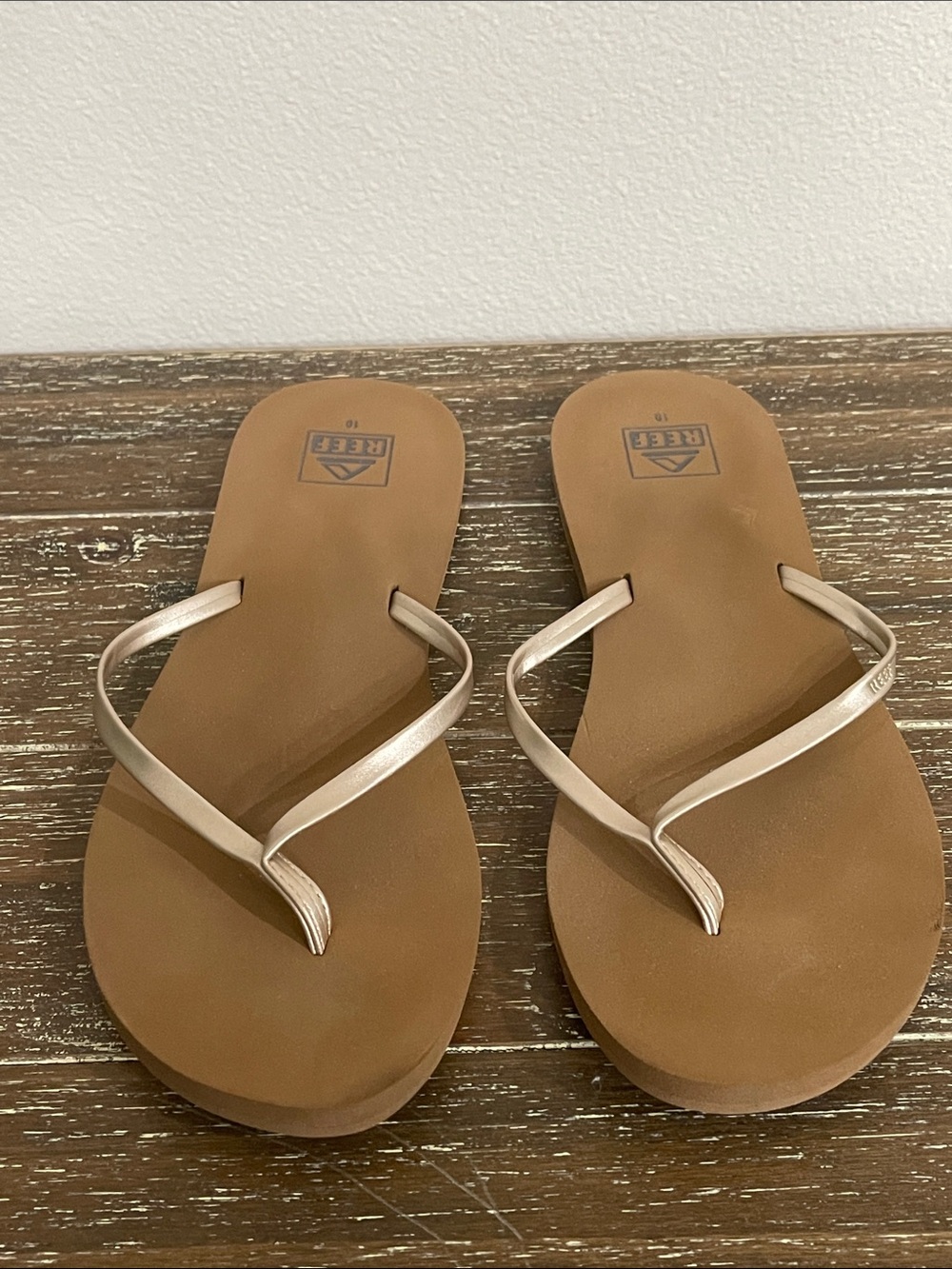 Reef Women's Brown Flip Flops with Metallic Straps 10M